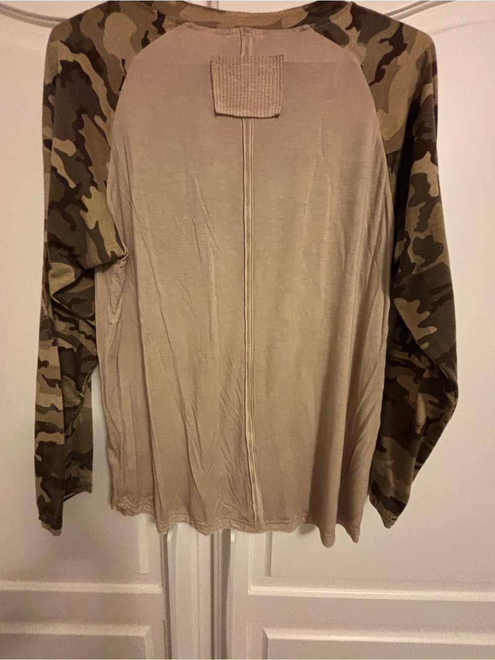 POL Womens Beige Long-Sleeve Raglan Shirt with Camo Sleeves